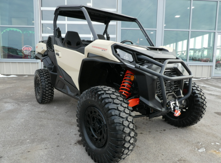 2023 Can-Am Commander 1000 XT-P